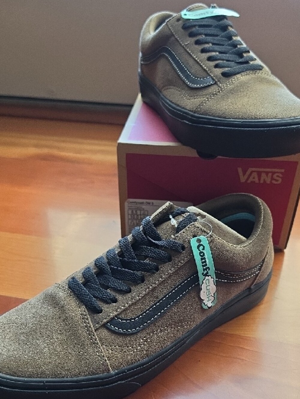 Men's Vans ComfyCush Low-Top Sneakers - Brown with Black Trim - Picture 5 of 6